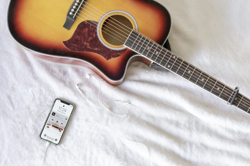 Get Ready for a Living Lock Screen: iOS 26 Brings Animated Album Art to All Your Favorite Music Apps!